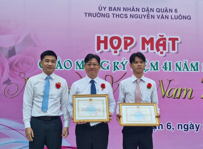 BHXH TP. HCM trao giấy khen cho cá nhân và tập thể của nhà trường