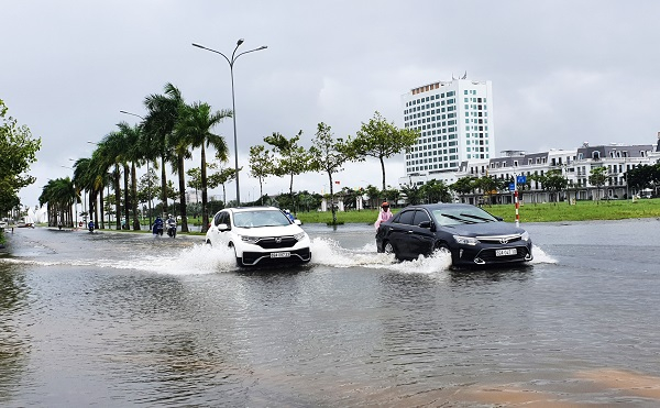 Đẩy mạnh tuyên truyền, hướng dẫn người dân về nguy cơ và các biện pháp phòng, chống dịch bệnh thường gặp trong mưa và ngập úng