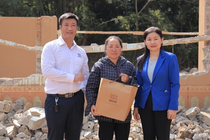 Nestlé Việt Nam và Hội LHPN Việt Nam đồng hành hỗ trợ các nạn nhân bị ảnh hưởng bởi lũ lụt tại Nghệ An tháng 10/2022