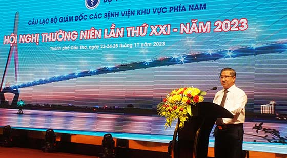 Ông Trần Việt Trường - Chủ tịch UBND thành phố phát biểu khai mạc hội nghị