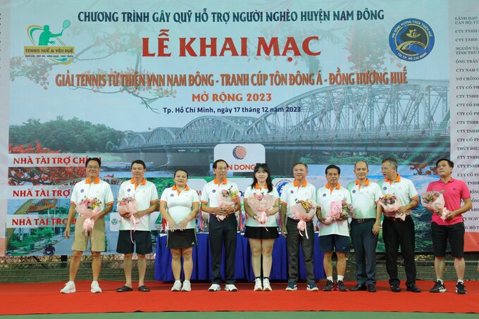 UBND huyện Nam Đông phối hợp với Hội đồng hương Thừa Thiên Huế tại TP. HCM tổ chức giải tennis từ thiện vì người nghèo huyện Nam Đông
