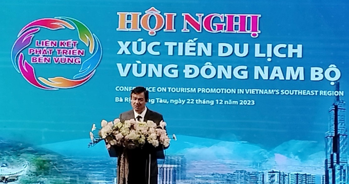Ông Trịnh Hàng Giám đốc sở du lịch tỉnh Bà Rịa Vũng Tàu phát biểu tại hội nghị