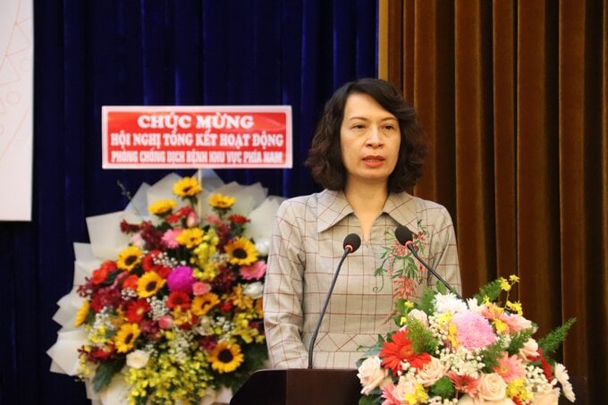 Thứ trưởng Bộ Y tế Nguyễn Thị Liên Hương phát biểu tại hội nghị