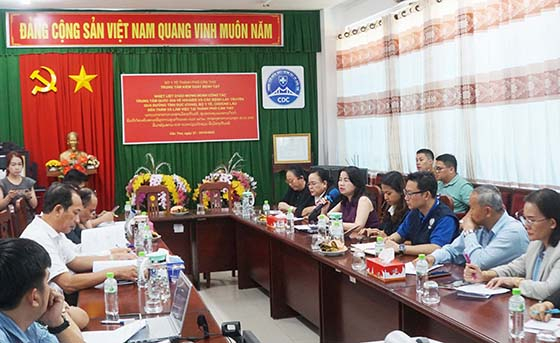 Quang cảnh buổi làm việc