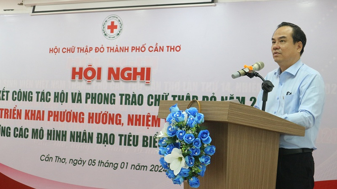 Ông Vũ Thanh Lưu - Phó Chủ tịch Trung ương Hội Chữ thập đỏ Việt Nam phát biểu tại hội nghị