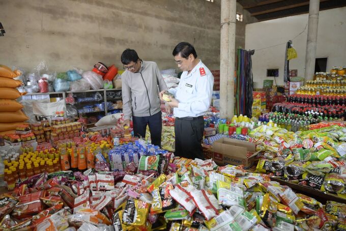 Kiểm tra các cơ sở kinh doanh, chế biến, buôn bán hàng hóa thực phẩm