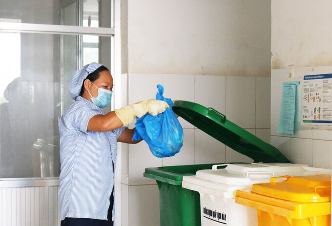 Rác thải phát sinh tại các cơ sở y tế được thu gom, phân loại ngay tại nguồn