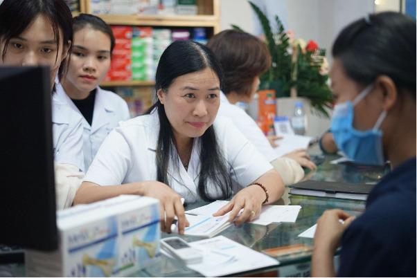 Bác sĩ Phạm Thị Thanh Hiên thăm khám tại nhà thuốc AVINA Bắc Ninh
