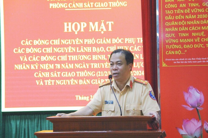 Thượng tá Trần Trung Hiếu – Trưởng Phòng CSGT phát biểu tại buổi họp mặt