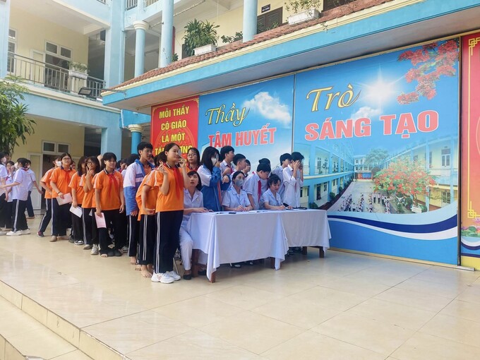 Trường THCS Hoàng Diệu tổ chức khám sức khỏe định kỳ cho học sinh  