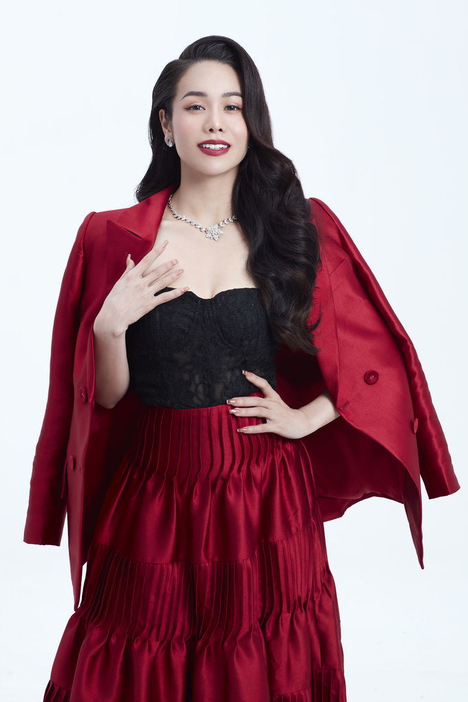 Ca sĩ, diễn viên Nhật Kim Anh sáng lập thương hiệu mỹ phẩm của riêng mình mang tên Laura Sunshine