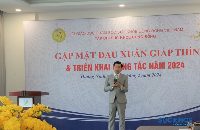 Bác sĩ Đỗ Nam Khánh, Trưởng Ban Phát triển cộng đồng tuyên bố lý do, giới thiệu đại biểu tham dự