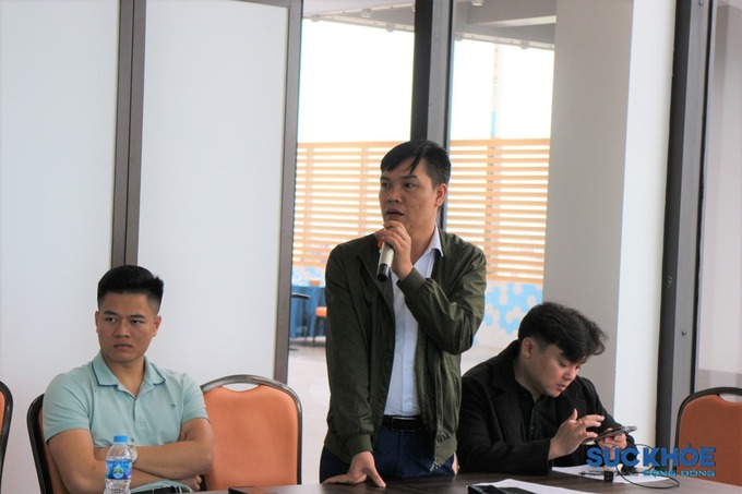 Nhà báo Phạm Công Thắng, Phóng viên thường trú Nghệ An phát biểu tại hội nghị 