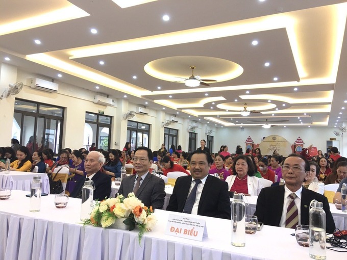Lãnh đạo Hội Giáo dục chăm sóc sức khỏe cộng đồng Việt Nam tham dự hội thảo