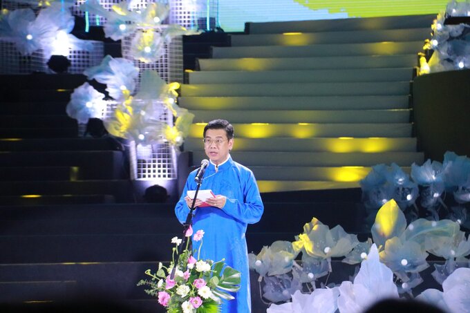 Ông Nguyễn Văn Dũng - Phó Chủ tịch UBND TP.HCM phát biểu khai mạc Lễ hội Áo dài TP.HCM năm 2024 (Ảnh: KS)