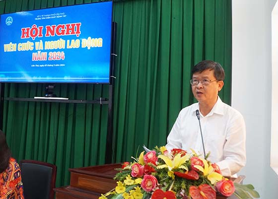 Ông Huỳnh Minh Trúc - Bí thư Đảng ủy, Giám đốc Trung tâm Kiểm soát bệnh tật phát biểu chỉ đạo