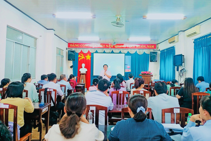 Ông Huỳnh Minh Chín, Phó Giám đốc Sở Y tế  phát biểu chỉ đạo tại Hội nghị