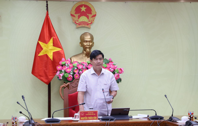 Phó Chủ tịch UBND tỉnh Nguyễn Thiên Văn phát biểu kết luận hội nghị
