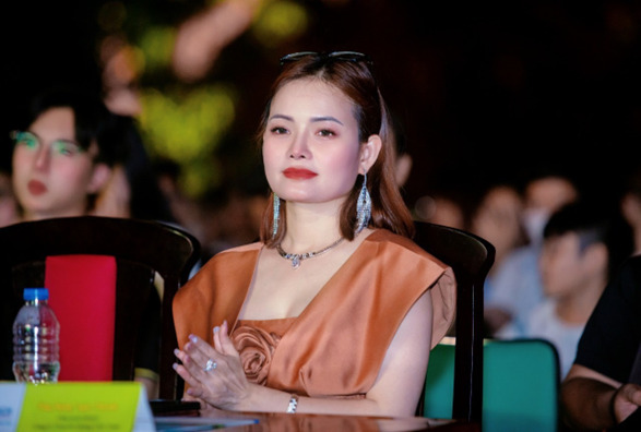 Nhà báo Chu Loan –  Phó Tổng Biên tập Tạp chí Sức Khỏe Cộng Đồng, Nữ hoàng Truyền thông Việt Nam 2023 đồng hành cùng chương trình HUTECH’s Got Talent 2024