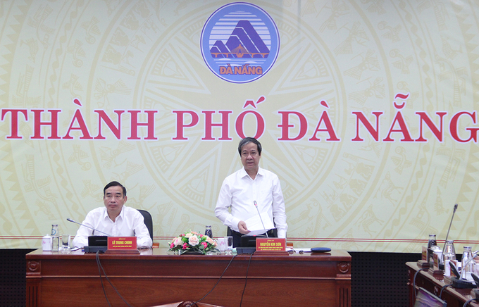 Bộ trưởng Bộ Giáo dục và Đào tạo Nguyễn Kim Sơn phát biểu tại buổi làm việc