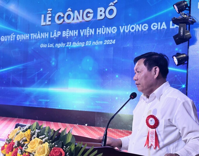 Ông Đỗ Xuân Tuyên - Thứ trưởng Thường trực Bộ Y tế phát biểu chỉ đạo tại lễ công bố quyết định