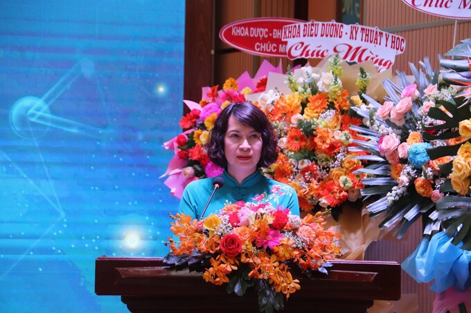 PGS.TS Nguyễn Thị Liên Hương - Thứ trưởng Bộ Y tế phát biểu tại hội nghị