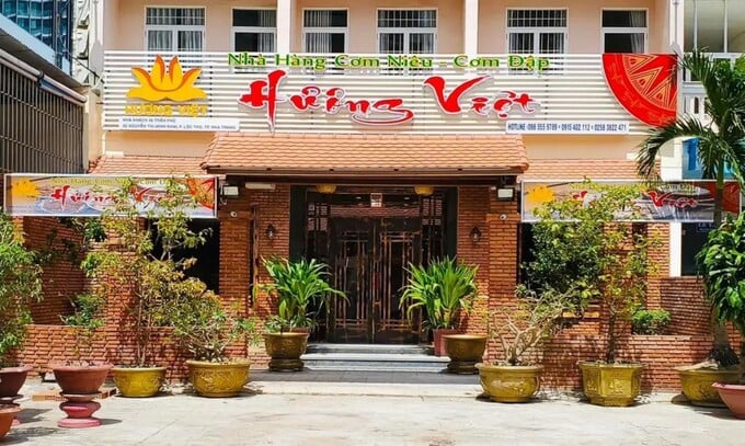 Cơm niêu, cơm đập Hương Việt chỉ có một địa chỉ duy nhất tại số 2, Nguyễn Thị Minh Khai, phường Lộc Thọ, TP. Nha Trang, tỉnh Khánh Hòa