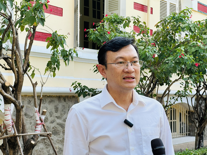 TS.BS Nguyễn Vũ Thượng, Phó viện trưởng Viện Pasteur TP.HCM thông tin về trường hợp mắc cúm A (H9) ở Tiền Giang (Ảnh: Diệu Hiền)