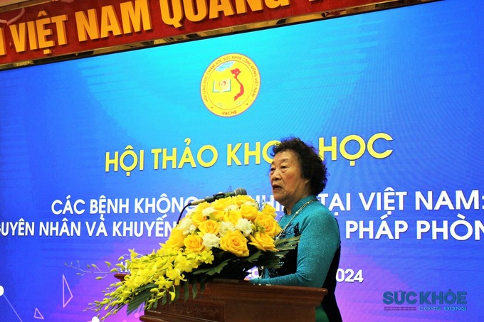 PGS.TS Nguyễn Thị Chính - Phó Chủ tịch Hội GDCSSKCĐ Việt Nam phát biểu khai mạc hội thảo