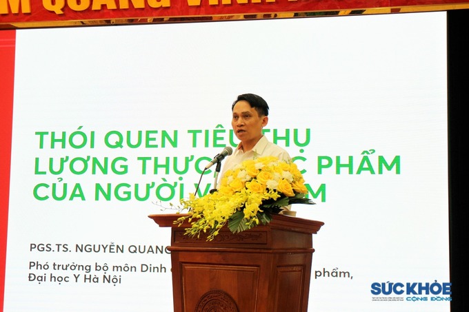 PGS.TS Nguyễn Quang Dũng - Phó trưởng bộ môn Dinh dưỡng và An toàn thực phẩm, Đại học Y Hà Nội phát biểu tại hội thảo