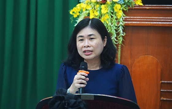 Bà Nguyễn Ngọc Việt Nga - Phó Giám đốc Sở Y tế phát biểu tại hội nghị