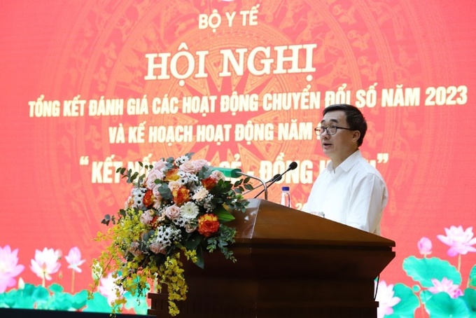 Thứ trưởng Bộ Y tế Trần Văn Thuấn phát biểu kết luận hội nghị