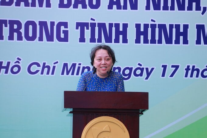 Bà Phạm Khánh Phong Lan, Giám đốc Sở An toàn thực phẩm TP.HCM phát biểu khai mạc lễ phát động