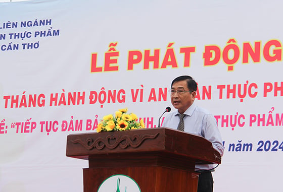 Ông Lê Hoàng Dũng - Phó Chủ tịch UBND huyện Phong Điền phát động tháng hành động vì an toàn thực phẩm năm 2024