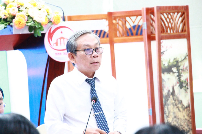 Ông Lê Kim Hoàng, Giám đốc Sở Kế hoạch - Đầu tư tỉnh Ninh Thuận phát biểu tại buổi họp báo