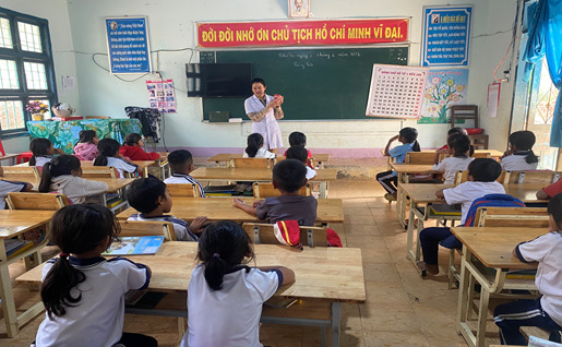 Truyền thông tại Trường Tiểu học - Trung học cơ sở xã Đăk Nhoong