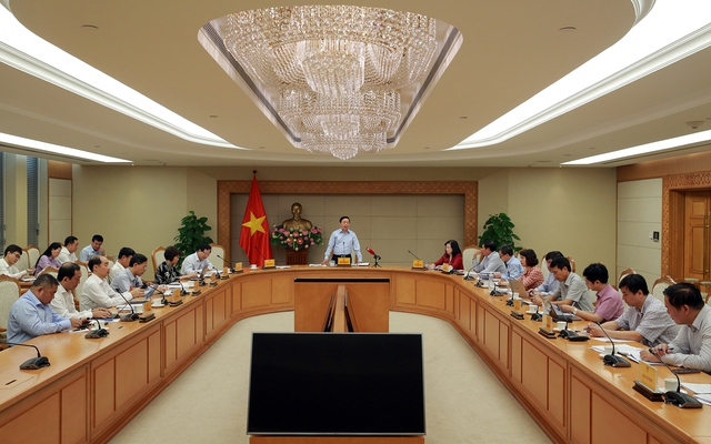 Phó Thủ tướng Trần Hồng Hà yêu cầu Bộ Y tế trao đổi, hỗ trợ các địa phương trong quá trình bàn giao và tiếp nhận các bệnh viện không đủ tiêu chí trực thuộc Bộ (Ảnh: VGP/Minh Khôi)
