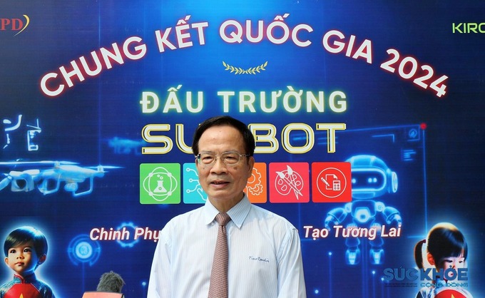 TS. Lê Đình Tiến, Phó Chủ tịch Hội GDCSSKCĐ Việt Nam, thay mặt Ban giám khảo Đấu trường phát biểu với báo chi