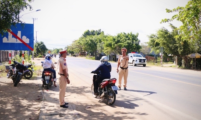 Lực lượng Cảnh sát Giao thông thường xuyên phối hợp tuần tra, xử lý nghiêm các trường hợp vi phạm trên quốc lộ 25