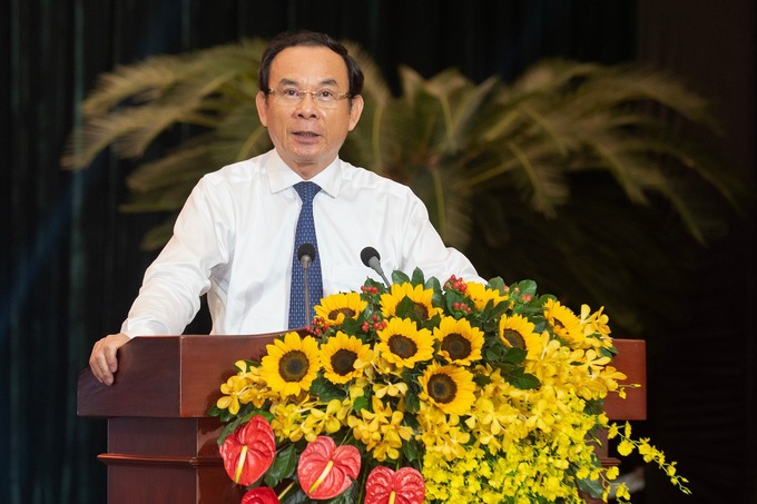 Bí thư Thành ủy Nguyễn Văn Nên phát biểu tại buổi họp mặt
