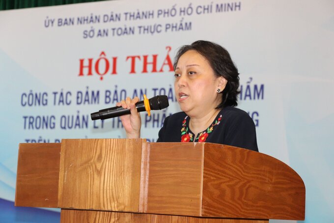 Bà Phạm Khánh Phong Lan – Giám đốc Sở An toàn thực phẩm TP.HCM phát biểu tại hội thảo