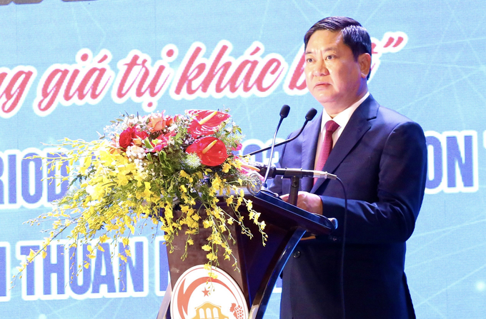 Ông Trần Quốc Nam, Chủ tịch UBND tỉnh Ninh Thuận phát biểu tại hội nghị