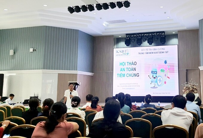 BS.CK II Huỳnh Minh Chín – Phó Giám đốc Sở Y tế Bình Dương phát biểu tại hội nghị