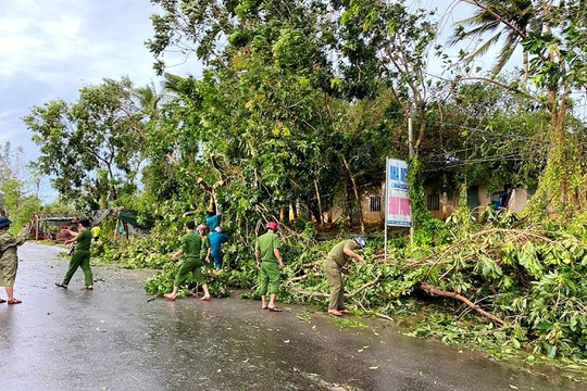 UBND các huyện, TP. Cà Mau tăng cường công tác phòng ngừa, ứng phó sự cố môi trường trong mùa mưa