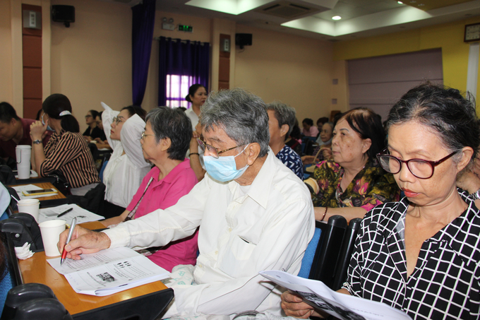 Đông đảo người dân tham dự buổi Mít tinh hưởng ứng Ngày Thế giới phòng, chống Tăng huyết áp năm 2024 với chủ đề “Đo huyết áp đúng - Kiểm soát huyêt áp tốt - Sống khỏe”