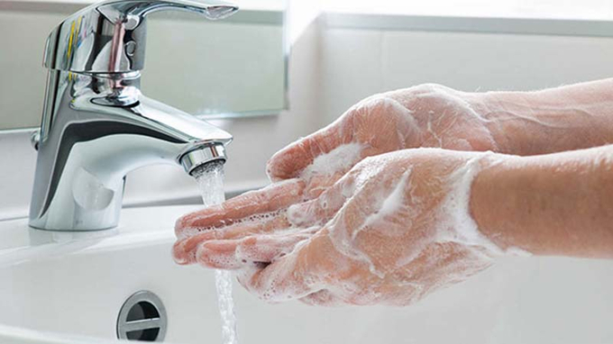 Rửa tay với xà phòng để phòng các bệnh truyền nhiễm