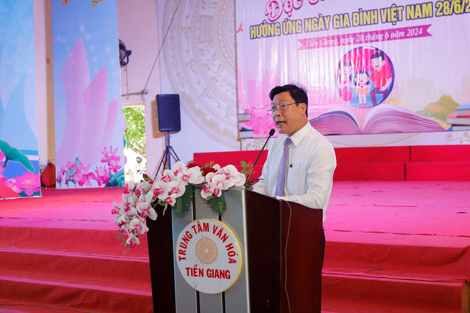 Ông Võ Văn Chiến - Phó Giám đốc Sở VH-TT&DL phát biểu khai mạc hội thi