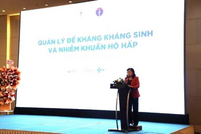 PGS.TS Nguyễn Thị Xuyên - Chủ tịch Tổng hội Y học Việt Nam phát biểu tại hội thảo