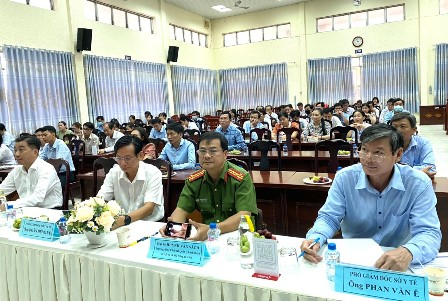 Các đại biểu dự hội nghị