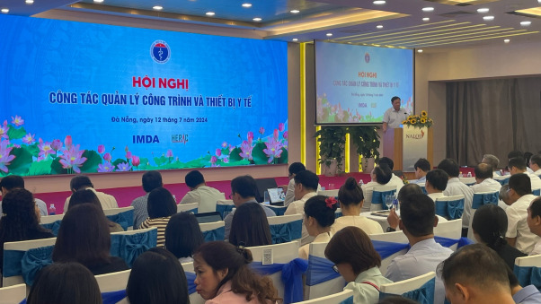 Thứ trưởng Bộ Y tế Đỗ Xuân Tuyên  